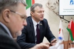 Член Совета Республики О.Романов принял участие в круглом столе