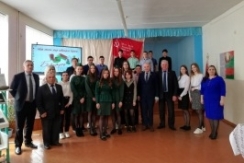 Член Совета Республики Г.Протосовицкий провел встречу с учащимися старших классов средней школы № 2 г. Давид-Городка