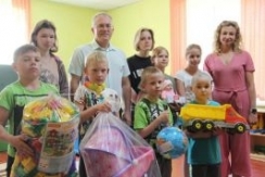 В.Котович в Международный день защиты детей посетил социально-педагогический центр
