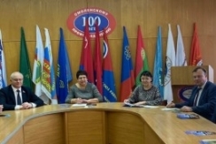 Член Совета Республики Ю.Деркач принял участие в рабочей встрече с активом Смоленского профсоюзного объединения