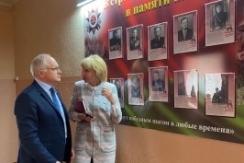 Член Совета Республики Ю.Деркач встретился с учащимися гимназии № 3 г. Витебска
