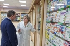 Член Совета Республики С.Анюховский провел мониторинг цен на лекарственные препараты