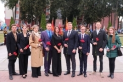 Члены Молодежного парламента почтили память героев-освободителей