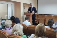 В.Бельский в рамках проведения единого дня информирования посетил Лидскую районную больницу.