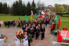 Член Совета Республики О.Дьяченко принял участие в праздновании Дня Государственного герба и Государственного флага Республики Беларусь