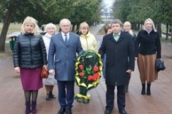 Член Совета Республики Ю.Деркач посетил мемориальный комплекс «Курган Славы» в г. Орше