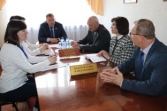 Член Совета Республики С.Анюховский провел личный прием граждан в Толочине