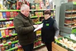 Член Совета Республики О.Дьяченко провел мониторинг цен в магазине г. Чаусы Могилевской области.