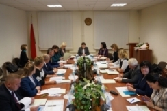 Член Президиума Совета Республики Т.Рунец приняла участие в круглом столе