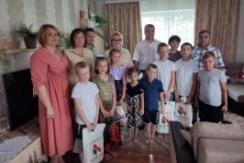 Член Совета Республики Т.Шатликова приняла участие в акции «Соберем детей в школу»