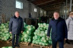 Член Совета Республики В.Лискович посетил крестьянское (фермерское) хозяйство «Горизонт» в Мостовском районе