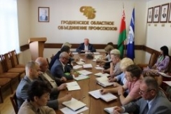 Член Совета Республики В.Лискович провел расширенное совещание с председателями областных организаций отраслевых профсоюзов