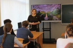 Член Совета Республики Е.Серафинович встретилась с педагогами и учащимися Лидской гимназии