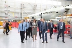 Председатель Совета Республики Н.Кочанова посетила Минский завод гражданской авиации