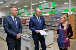 Член Совета Республики А.Кушнаренко провел мониторинг цен в Шклове