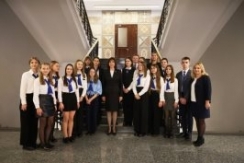 Председатель Совета Республики Н.Кочанова встретилась с учащимися Белыничской средней школы