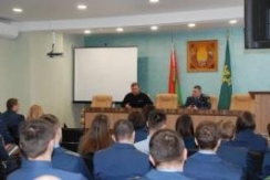 Член Совета Республики Ф.Яшков провел информационное мероприятие 
с Г.Азаренком для коллектива Оперативной таможни