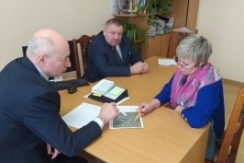 Член Совета Республики В.Матвеев провел «прямую телефонную линию» и личный прием граждан