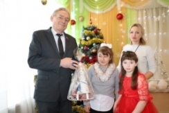 Член Совета Республики А.Бачило принял участие в благотворительной акции «Наши дети»