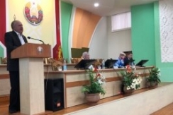 Член Совета Республики В.Лискович с рабочим визитом посетил Мостовский район