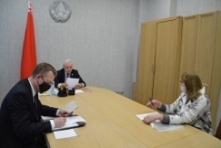Член Президиума Совета Республики С.Рачков принял граждан в общественной приемной по обсуждению изменений и дополнений Конституции Республики Беларусь