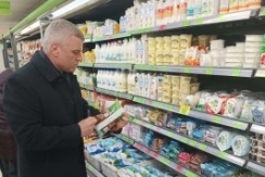Член Совета Республики А.Неверов провел мониторинг цен в торговых объектах Гомеля
