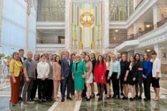 Член Совета Республики Т.Шатликова с делегацией Малоритского района посетила Дворец Независимости