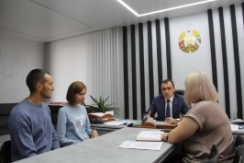 Член Совета Республики А.Карпицкий провел «прямую телефонную 
линию» и прием граждан 
