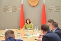 Председатель Совета Республики Н.Кочанова провела совещание с руководством столицы и ее районов