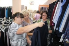 Член Совета Республики Э.Сороко провела мониторинг цен в Новогрудке