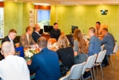 Член Совета Республики Д.Басков провел в Жлобине круглый стол ко Дню народного единства