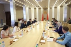 Председатель Совета Республики Наталья Кочанова встретилась с членами Молодежного парламента