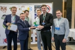 Член Совета Республики А.Ляхов посетил молодежный корпоративный турнир по интеллектуальным играм