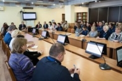 Член Совета Республики О.Романов встретился с трудовым коллективом ОАО «Бабушкина крынка»