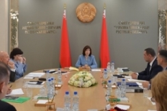 Председатель Совета Республики Н.Кочанова провела совещание по вопросам работы концерна «Беллегпром»