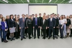 Член Совета Республики О.Романов принял участие в открытии двух профильных экономических классов